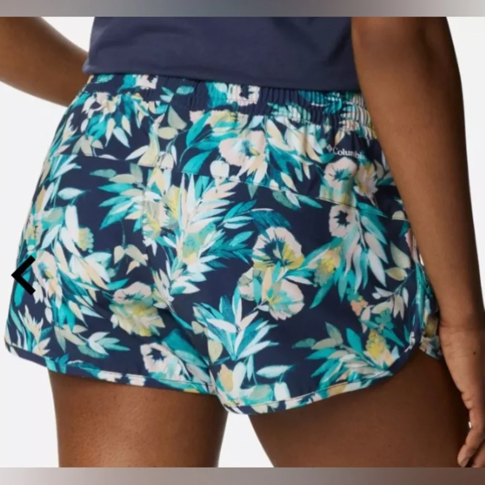 NEW Columbia Bogata Bay‎ Shorts. Large